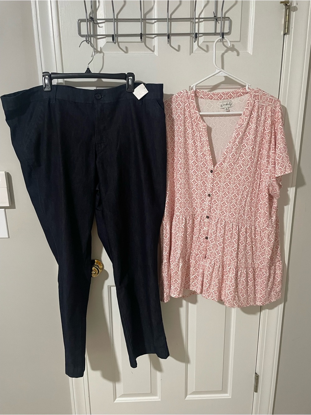 Black Women's 26w sinfully soft Lee jeans stretchy  - with 3x wonderly top with